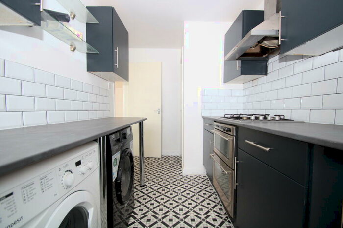 3 Bedroom Apartment To Rent In Tanfield Road, Croydon, CR0