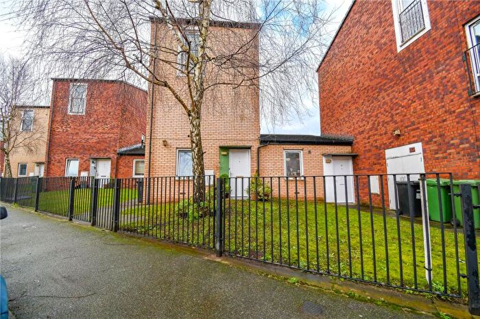 2 Bedroom Flat For Sale In Old Chester Road, Birkenhead, Wirral, CH41