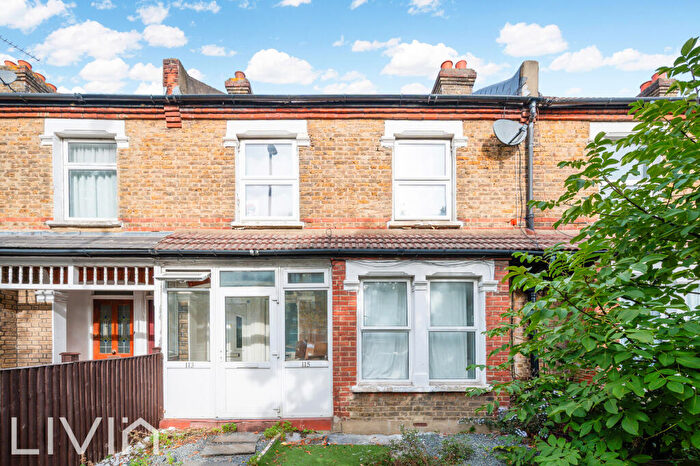 2 Bedroom Maisonette For Sale In Morland Road, Croydon, Surrey, CR0