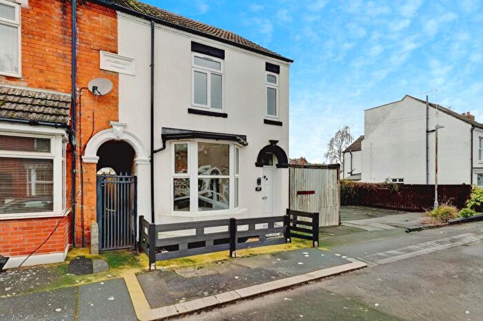 4 Bedroom End Of Terrace House For Sale In George Street, Rugby, CV21