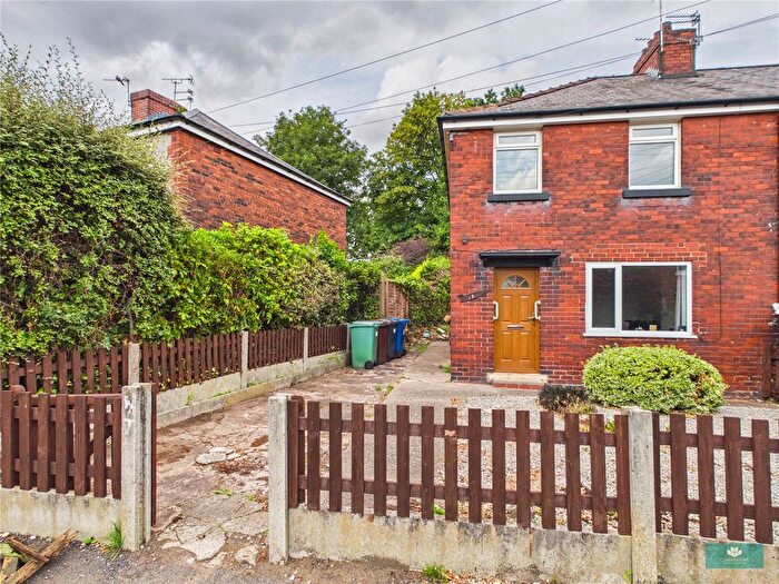 Semi-Detached House To Rent In Polefield Circle, Prestwich, Manchester, Greater Manchester, M25