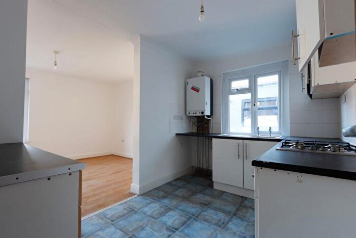 3 Bedroom Terraced House For Sale In Holton Road, Barry, Vale Of Glamorgan, CF63