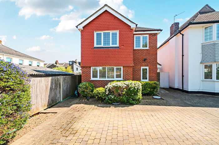 3 Bedroom Detached House For Sale In Chantry Lane, Bromley, BR2