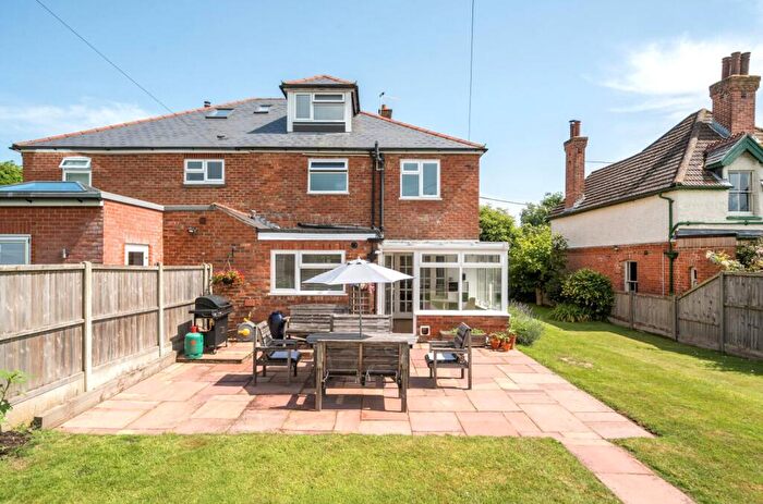 5 Bedroom Semi-Detached House For Sale In Canterbury Road, Lyminge, CT18