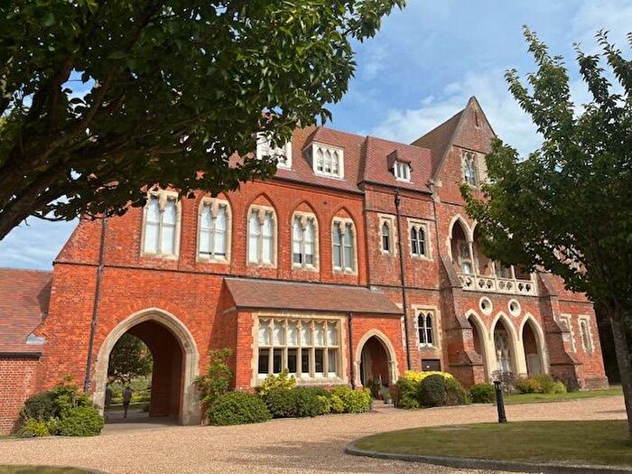 2 Bedroom Flat For Sale In Darley Road, Eastbourne, BN20