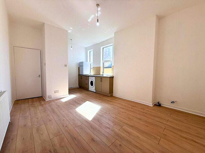 1 Bedroom Flat To Rent In Lord Street, Southport, Merseyside., PR9
