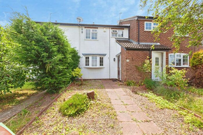 3 Bedroom Town House For Sale In Burton Close, Oadby, Leicester, LE2