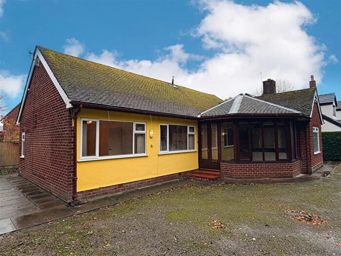 3 Bedroom Detached Bungalow For Sale In Chester Road, Stockton Heath, Warrington, WA4