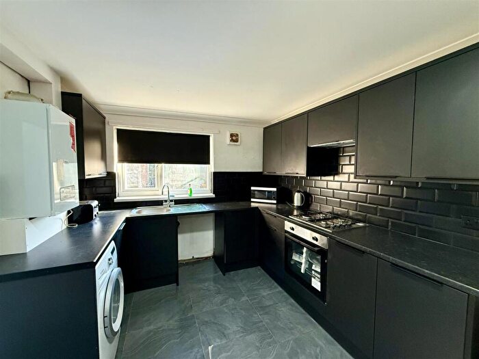 6 Bedroom House To Rent In Malefant Street, Cardiff, CF24