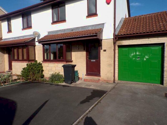 3 Bedroom Detached House To Rent In Rose Gardens Worle, Weston-super-mare, BS22