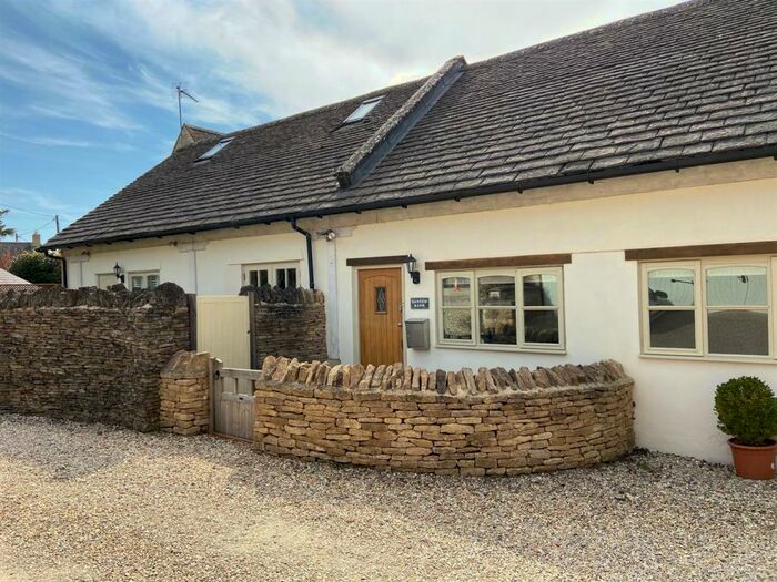 3 Bedroom Barn Conversion To Rent In Barton Barn Lonsdale Court Great Rollright Oxfordshire, OX7