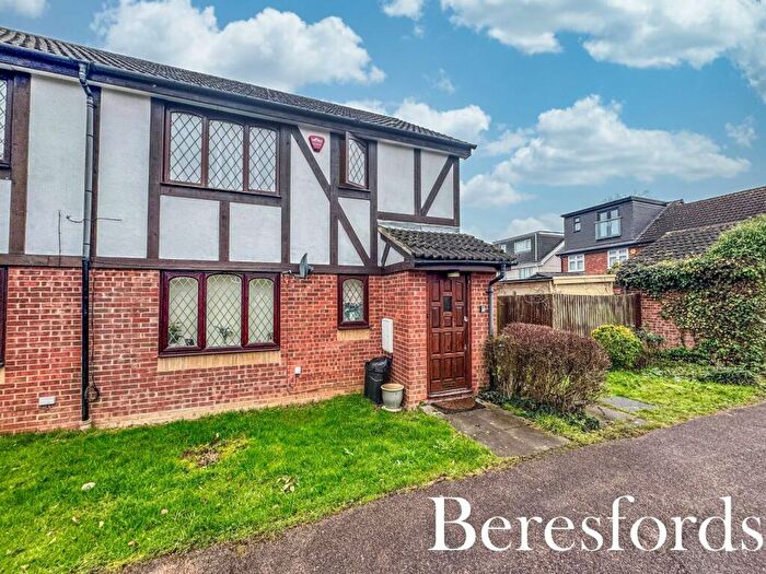 1 Bedroom Maisonette For Sale In Bennison Drive, Harold Wood, RM3