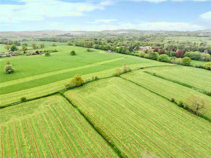 Houses for sale & to rent in BB7 3HZ, The Square, Waddington And West