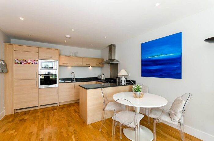 2 Bedroom Flat For Sale In Fulham Road, Chelsea, London, SW10