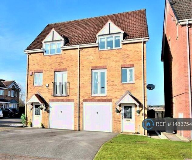 3 Bedroom Semi-Detached House To Rent In Richmond Drive, North Hykeham, Lincoln, LN6