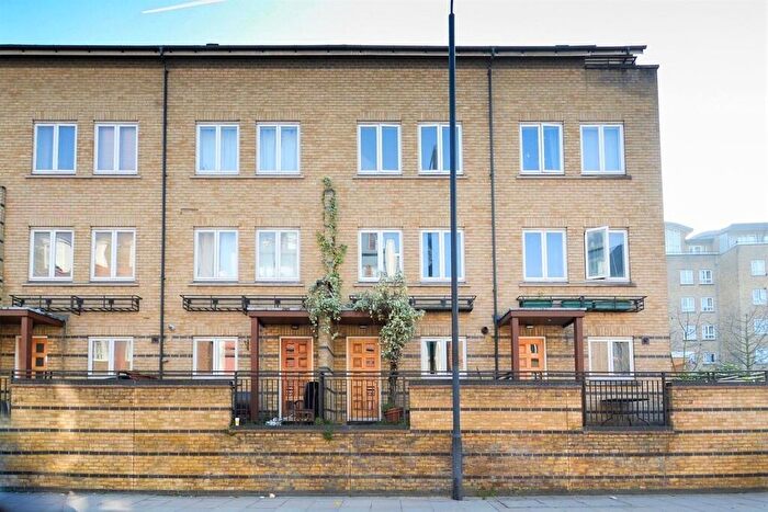 5 Bedroom Terraced House For Sale In Saint Davids Square, London, E14