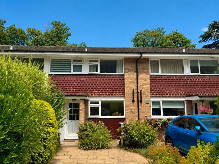 3 Bedroom Terraced House For Sale In Holmwood Close, Cheam, SM2