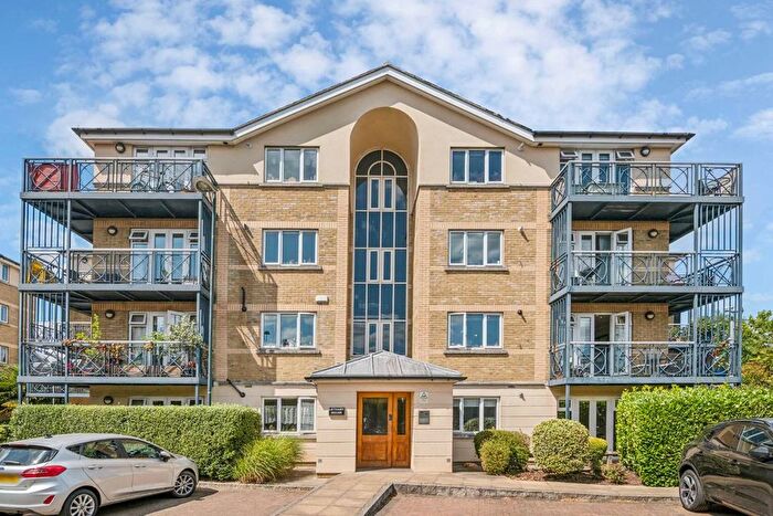 3 Bedroom Flat To Rent In Rubens Place, Clapham, SW4