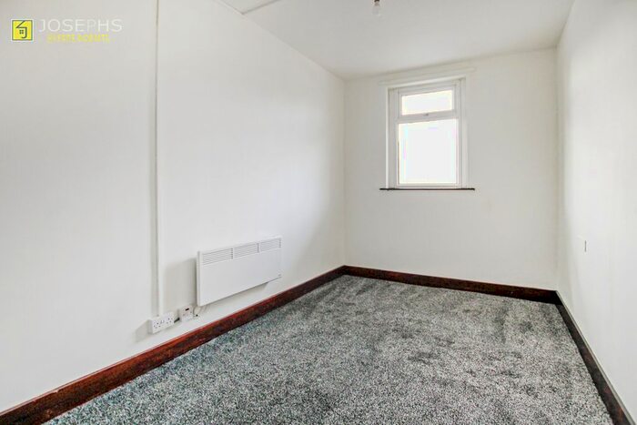 1 Bedroom Flat To Rent In Bromwich Street, Bolton BL2