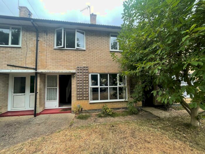 3 Bedroom House To Rent In Sweet Briar, Welwyn Garden City, AL7