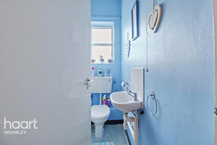 2 Bedroom Semi-Detached House For Sale In Quainton Street, NW10