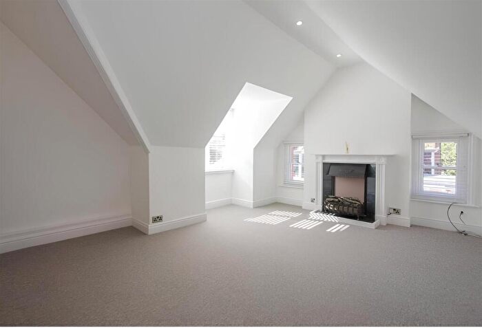 2 Bedroom Flat For Sale In Percy Road, Bournemouth, BH5