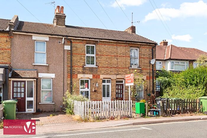 2 Bedroom Flat To Rent In Newgatestreet Road, Goffs Oak, EN7