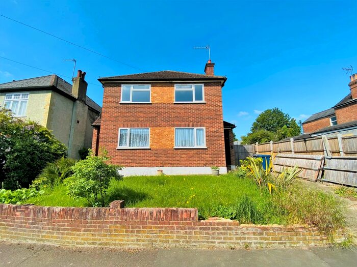 2 Bedroom Maisonette To Rent In Crescent Road, New Barnet, EN4