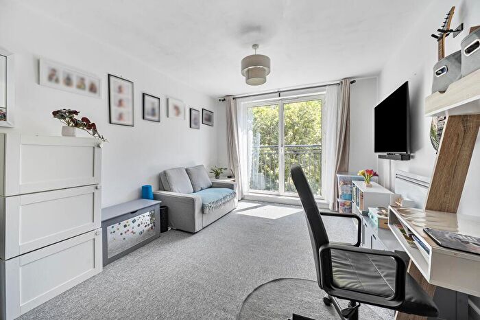 1 Bedroom Flat For Sale In Talwin Street, Bailey House, E3