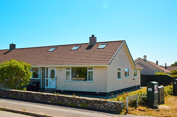 3 Bedroom Bungalow To Rent In Rose Meadows, Goonhavern, TR4