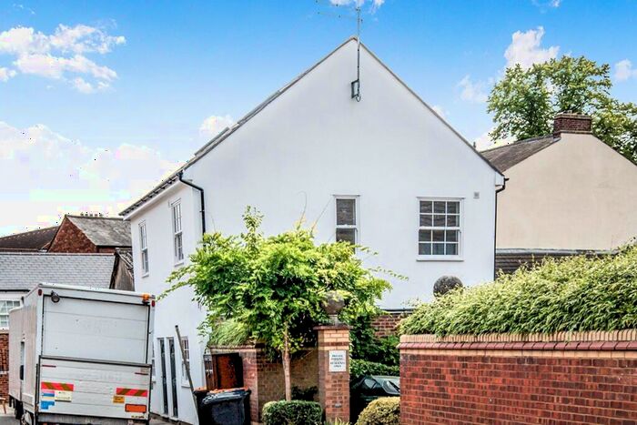 3 Bedroom Flat To Rent In Tavistock Place, Bedford, MK40