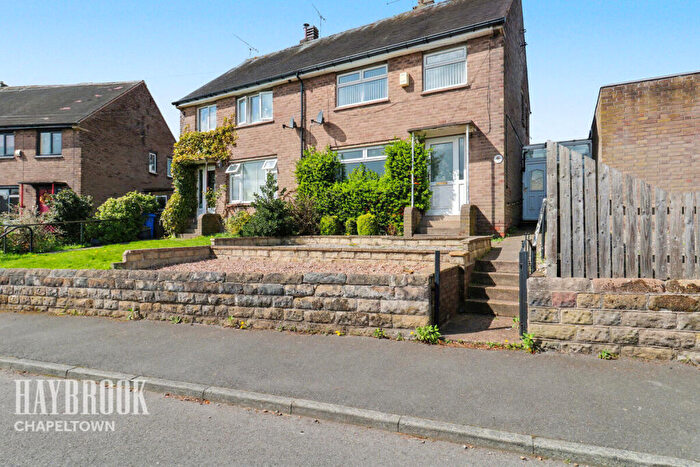 3 Bedroom Semi-Detached House For Sale In The Frostings, Grenoside, S35