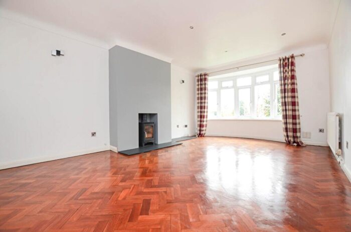 3 Bedroom Maisonette To Rent In Kings Field, Bursledon, Southampton, Hampshire, SO31