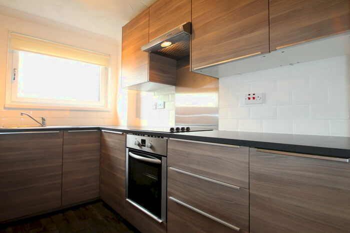 2 Bedroom Flat To Rent In Townhill Road, Hamilton, ML3