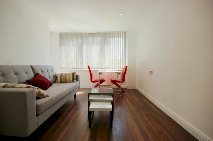 1 Bedroom Flat To Rent In Raglan Street, Kentish Town, NW5