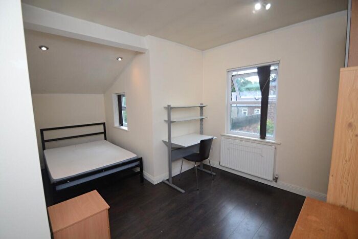 5 Bedroom Flat To Rent In Wellington Road, Fallowfield, Manchester, M14
