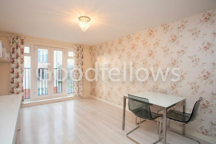 1 Bedroom Flat To Rent In Field House, Schoolgate Drive, Morden, Surrey, SM4