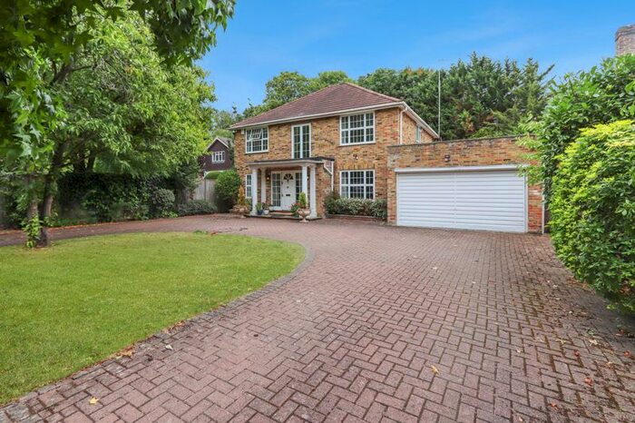 5 Bedroom Detached House To Rent In The Drive, Rickmansworth, WD3
