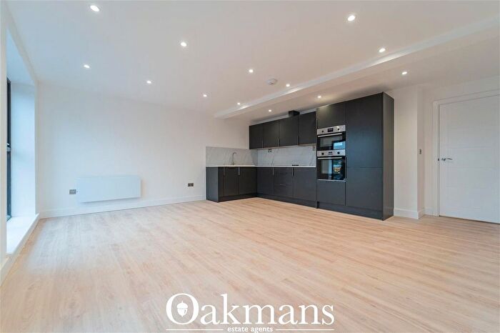 2 Bedroom Flat To Rent In Stratford Road, Shirley, Solihull, West Midlands, B90