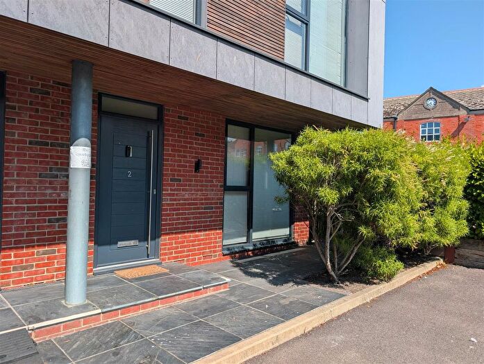 1 Bedroom Flat To Rent In West Street, Bridport, DT6