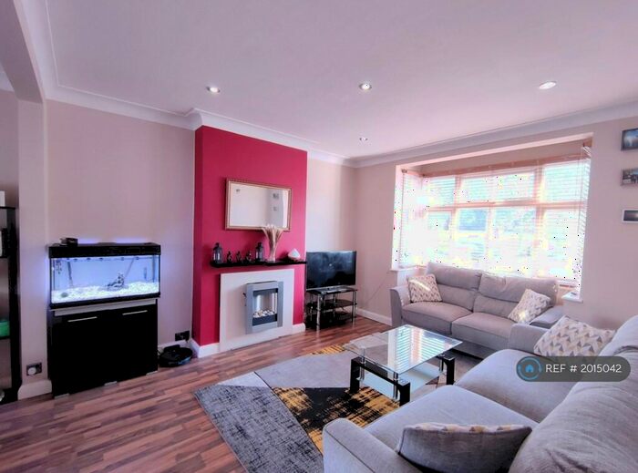 3 Bedroom Semi-Detached House To Rent In Arras Avenue, Morden, SM4