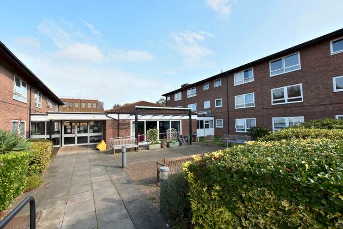 1 Bedroom Retirement Property To Rent In The Crescent, Sidcup, DA14