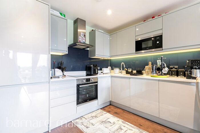 1 Bedroom Flat For Sale In Mollison Drive, Wallington, SM6