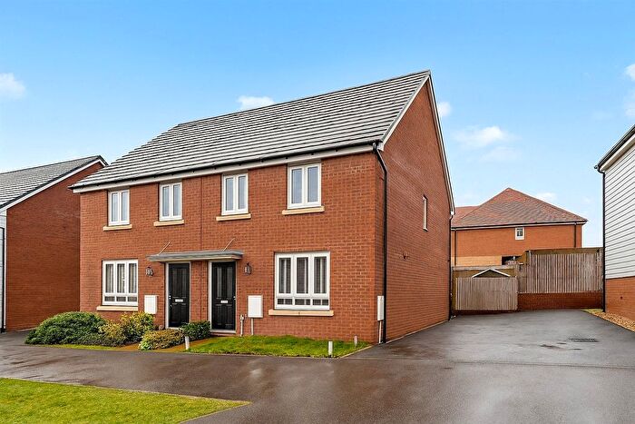 3 Bedroom Semi Detached House For Sale In Holmwood Way, Angmering, Littlehampton, West Sussex, BN16