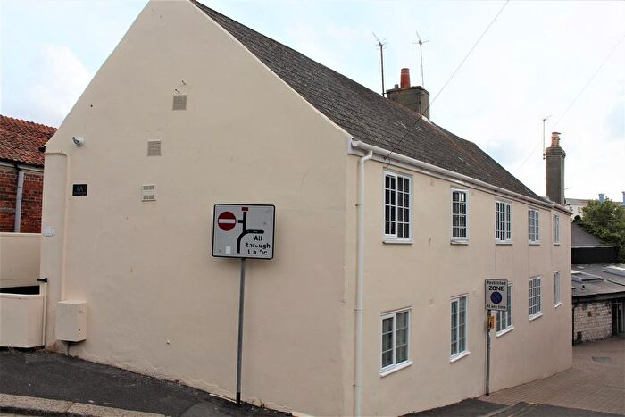 2 Bedroom Flat To Rent In St. Leonards Road, Weymouth, DT4