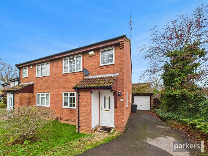 3 Bedroom Semi Detached House For Sale In Woodfield Way, Theale, Reading, Berkshire, RG7