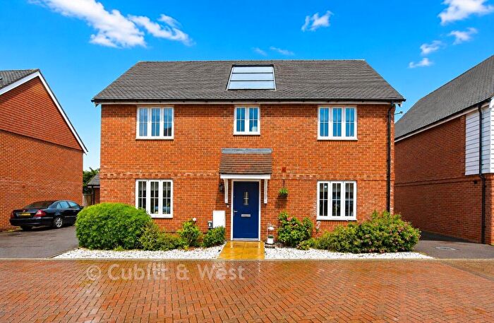 4 Bedroom Detached House For Sale In Summer Road, Horley, Surrey, RH6