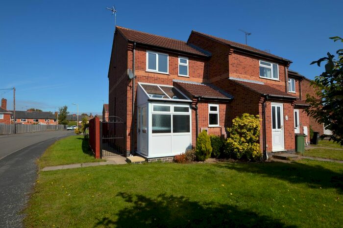 2 Bedroom Town House To Rent In Double Rail Close, Wigston LE18