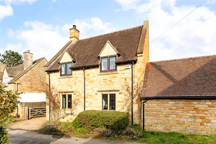 2 Bedroom Link Detached House For Sale In Stretton On Fosse, Moreton-In-Marsh, Warwickshire, GL56