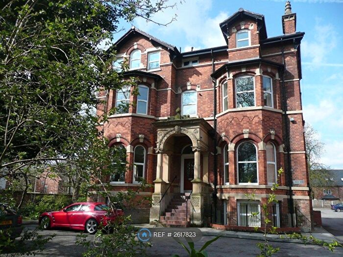 2 Bedroom Flat To Rent In Cenacle House, Manchester, M16